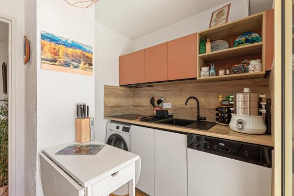 JUAN-LES-PINS – Dernier - Terrasse 40m² - Vue Mer - Piscine