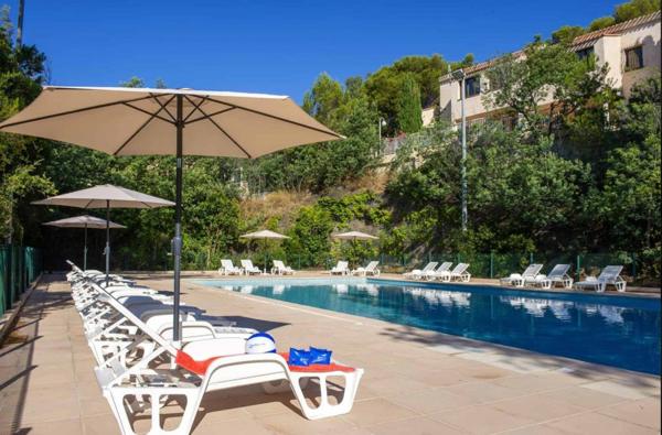 INVESTISSEMENT LOCATIF – SAINT RAPHAEL – Résidence de tourisme Goélia Les Jardins d'Azur - 5,57 % de rentabilité