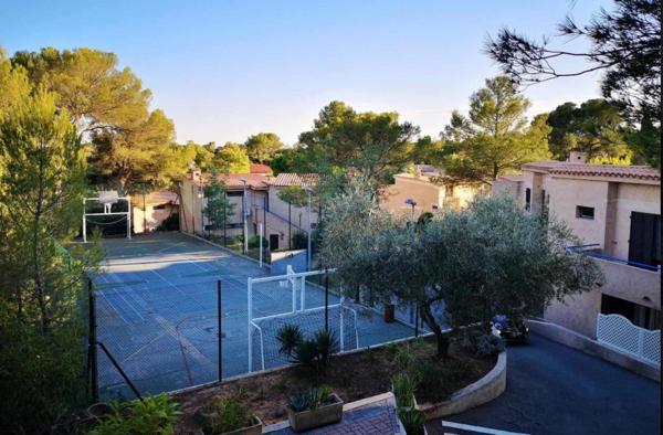 INVESTISSEMENT LOCATIF – SAINT RAPHAEL – Résidence de tourisme Goélia Les Jardins d'Azur - 5,57 % de rentabilité