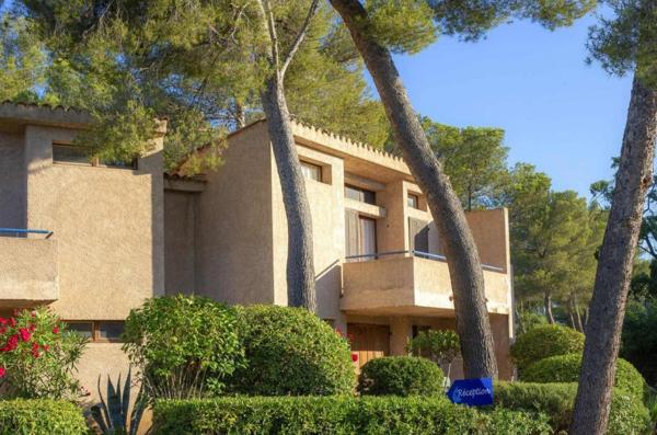 INVESTISSEMENT LOCATIF – SAINT RAPHAEL – Résidence de tourisme Goélia Les Jardins d'Azur - 5,57 % de rentabilité