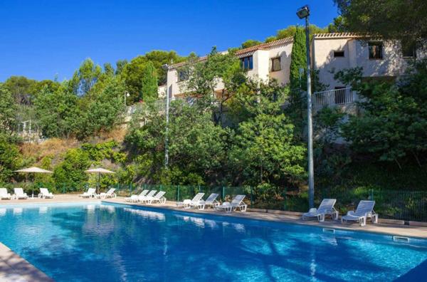 INVESTISSEMENT LOCATIF – SAINT RAPHAEL – Résidence de tourisme Goélia Les Jardins d'Azur - 5,57 % de rentabilité