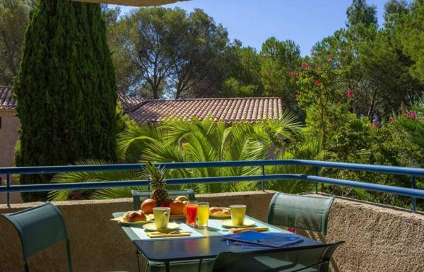 INVESTISSEMENT LOCATIF – SAINT RAPHAEL – Résidence de tourisme Goélia Les Jardins d'Azur - 5,57 % de rentabilité