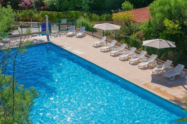 INVESTISSEMENT LOCATIF – SAINT RAPHAEL – Résidence de tourisme Goélia Les Jardins d'Azur - 5,57 % de rentabilité