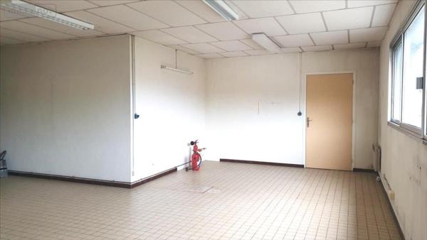 Local commercial à vendre à Le Houlme en Seine-Maritime (76770), ref : 76028-AD2023COR