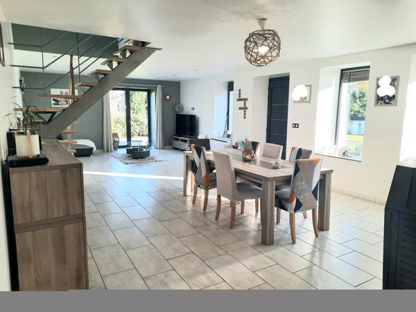 Superbe longère rénovée, 180 m², terrain de 5921m².