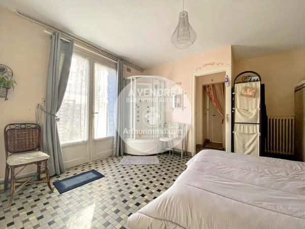 Vente                                                      Maison
                        
                     8 pièces                      180 m2                     à Saint-Brevin-les-Pins