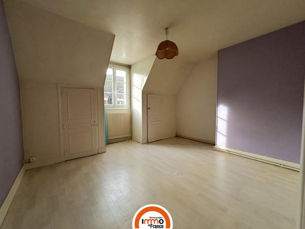 APPARTEMENT 2 PIÈCES CENTRE-VILLE