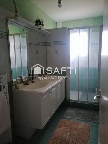 Propriété avec plusieurs logements.