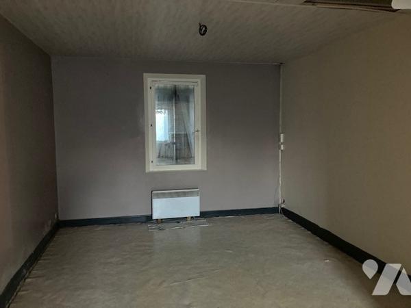 LESDINS, MAISON A RENOVER