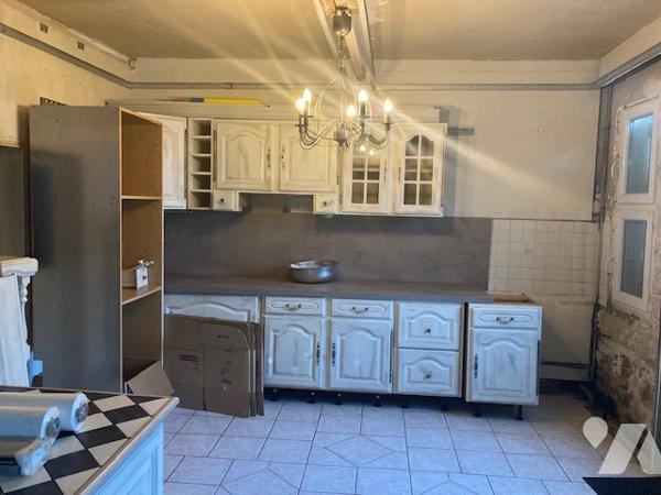 LESDINS, MAISON A RENOVER