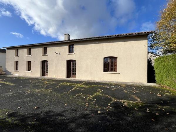 Maison à vendre |  Sauzé-Vaussais |  6 pièces | 205 m²