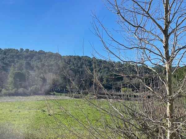 Superbe terrain constructible plat 5000 m² à Aix en Provence