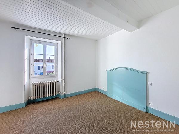 A Vendre Maison en pierre rénovée de 180 m² avec garage et jardin au centre de Valence-sur-Baïse