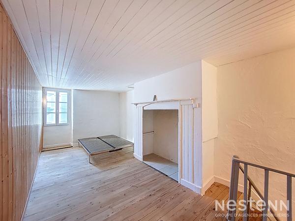 A Vendre Maison en pierre rénovée de 180 m² avec garage et jardin au centre de Valence-sur-Baïse