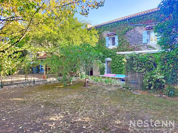 A Vendre Maison en pierre rénovée de 180 m² avec garage et jardin au centre de Valence-sur-Baïse