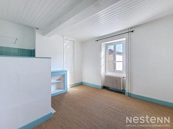 A Vendre Maison en pierre rénovée de 180 m² avec garage et jardin au centre de Valence-sur-Baïse