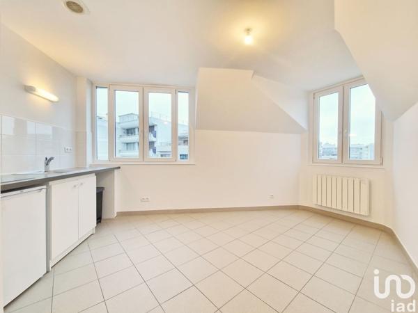 Appartement 2 pièces de 46 m² à Paris (75020)