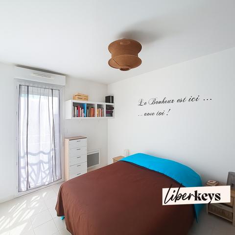 Pavillon cosy avec terrasse, jardin et stationnement – Résidence récente