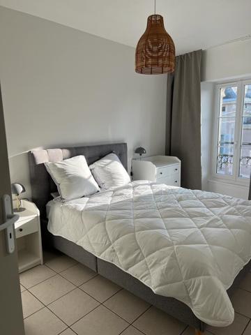 A LOUER - Centre-ville de FONTENAY-LE-COMTE, appartement meublé
