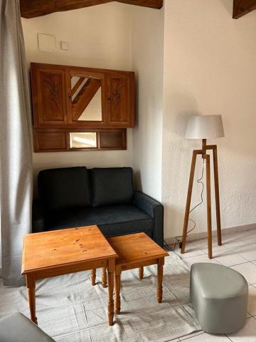 A LOUER - Centre-ville de FONTENAY-LE-COMTE, appartement meublé