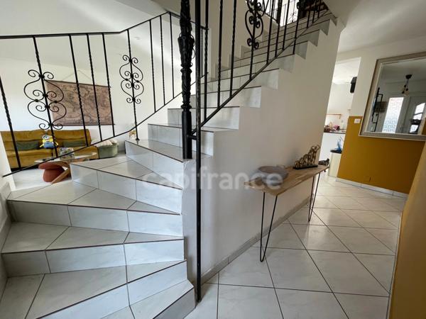 PAVILLON SUR SOUS SOL 6 CHAMBRES, HABITABLE PLAIN PIED