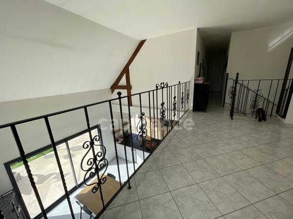 PAVILLON SUR SOUS SOL 6 CHAMBRES, HABITABLE PLAIN PIED