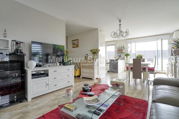 APPARTEMENT SPATIEUX TOIT TERRASSE + BOX FERME