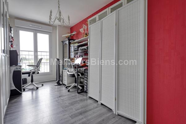 APPARTEMENT SPATIEUX TOIT TERRASSE + BOX FERME