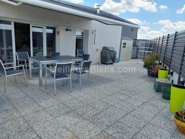APPARTEMENT SPATIEUX TOIT TERRASSE + BOX FERME