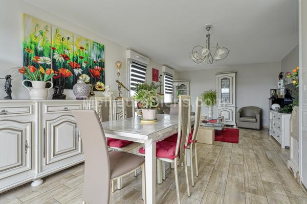 APPARTEMENT SPATIEUX TOIT TERRASSE + BOX FERME