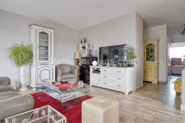 APPARTEMENT SPATIEUX TOIT TERRASSE + BOX FERME