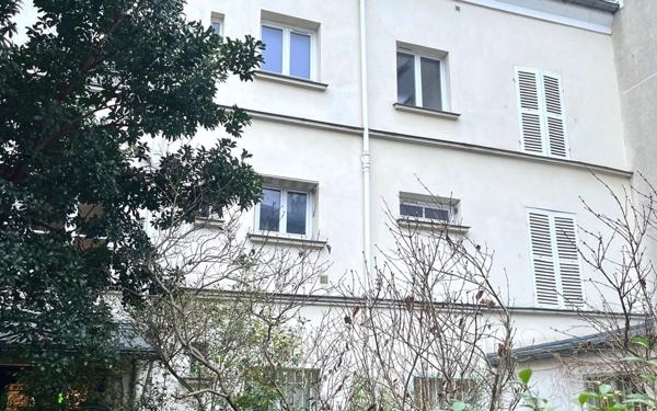 Appartement à vendre    1 pièce • 27,82 m2 Vincennes