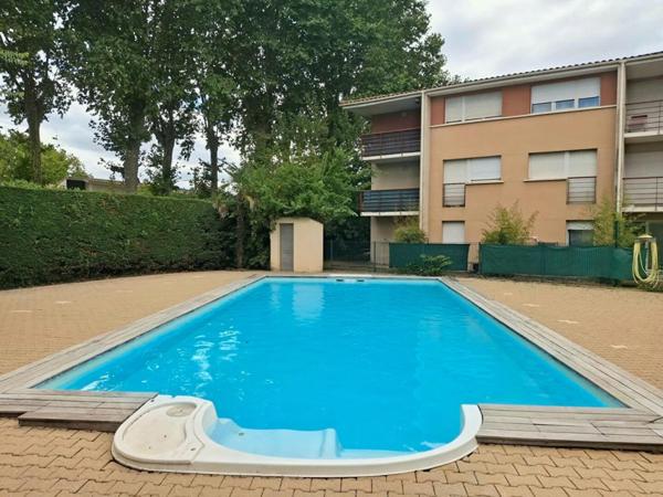 T2 avec balcon, parking privatif et piscine - À 5 mn du Campus