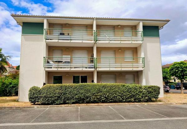T2 avec balcon, parking privatif et piscine - À 5 mn du Campus