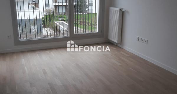 Location Appartement 4 pièces 83.31 m² - Guyancourt 78280