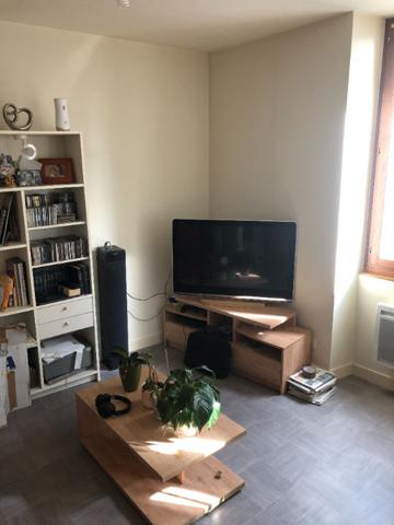 A LOUER TIERCE Appt T2 au 1er étage de 30 m2