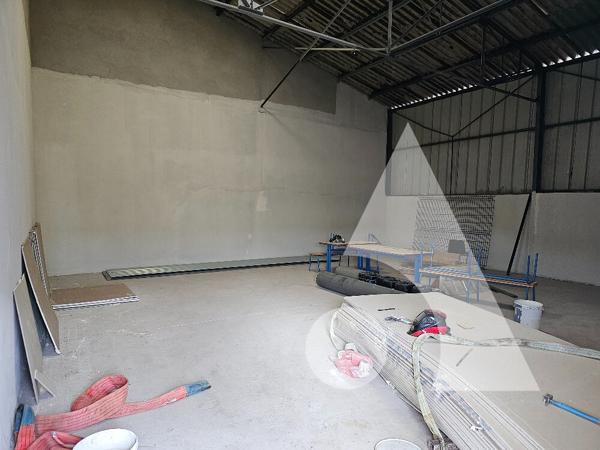 Local d'activité 1 pièce 100 m2