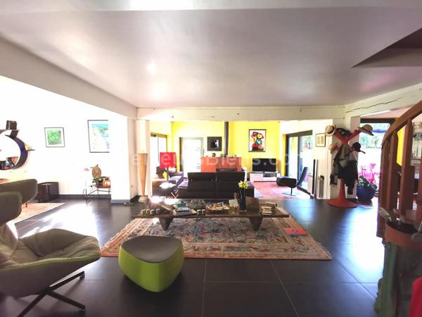 Semi Plain-Pied 250 m2, 5 chambres,  Parc Arboré, Piscine Maubeuge