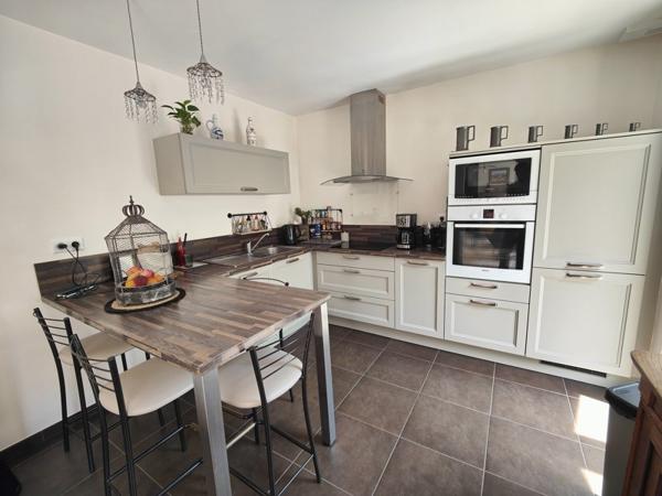 Maison 472 500 € Kerlaz 5 p 143 m² DPE C