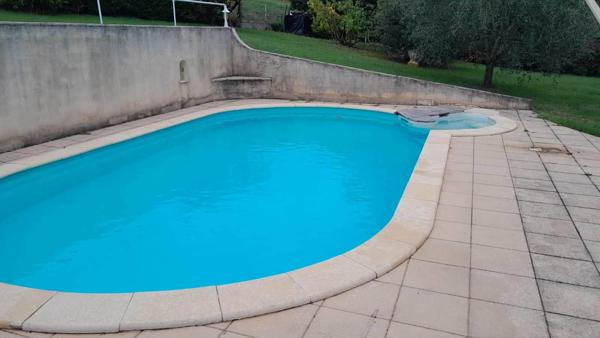 Exclusivité : Maison calme absolu à 2 minutes du centre-ville. Saint laurent les tours