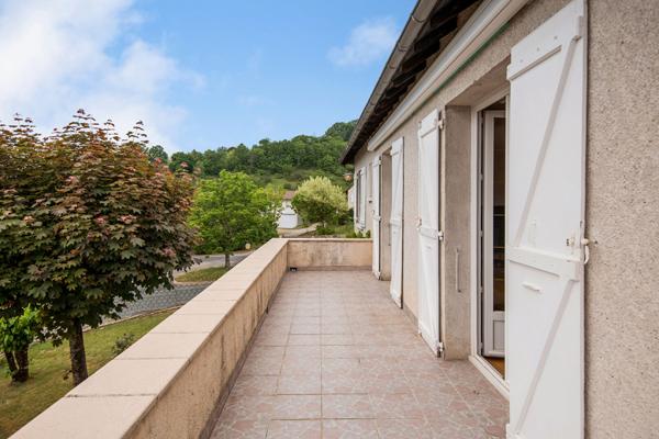 Exclusivité : Maison calme absolu à 2 minutes du centre-ville. Saint laurent les tours