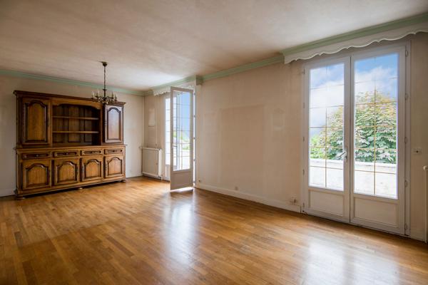 Exclusivité : Maison calme absolu à 2 minutes du centre-ville. Saint laurent les tours