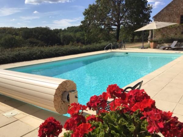 Ravissante propriété sur 12 Ha attenants, très calme sans voisinage Gourdon
