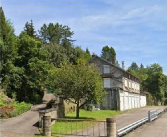 Maison 14 pièce(s) 328 m2