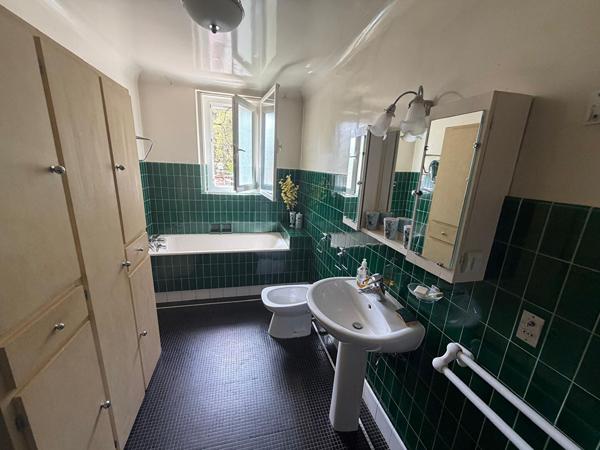 Maison 14 pièce(s) 328 m2