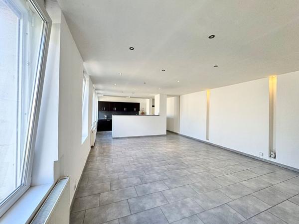 A LOUER Loft T4 (103.56 m2) + parking privé + jardin