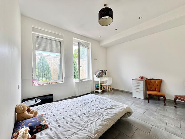 A LOUER Loft T4 (103.56 m2) + parking privé + jardin