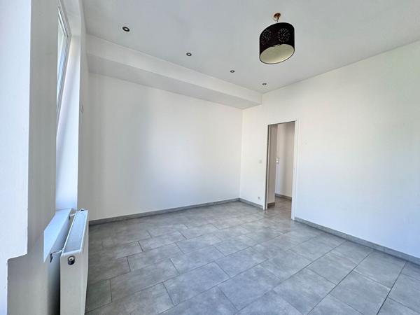 A LOUER Loft T4 (103.56 m2) + parking privé + jardin
