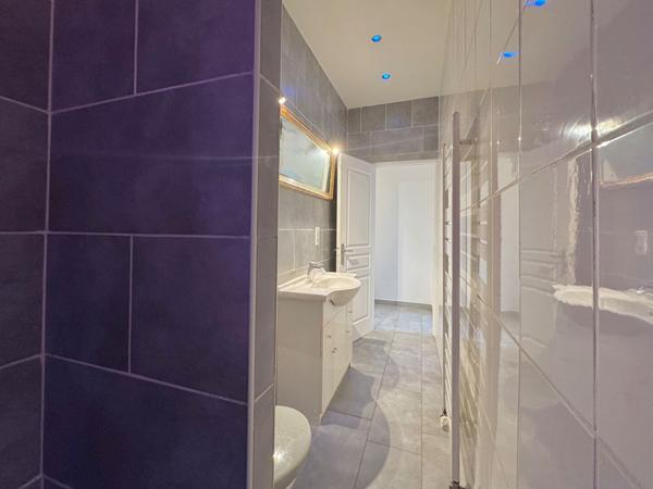 A LOUER Loft T4 (103.56 m2) + parking privé + jardin