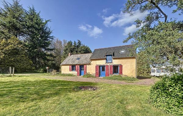 Sur la commune de Illifaut, à moins d’un quart d’heure de la commune de Saint Meen le grand et à 10 minutes de Mauron.
